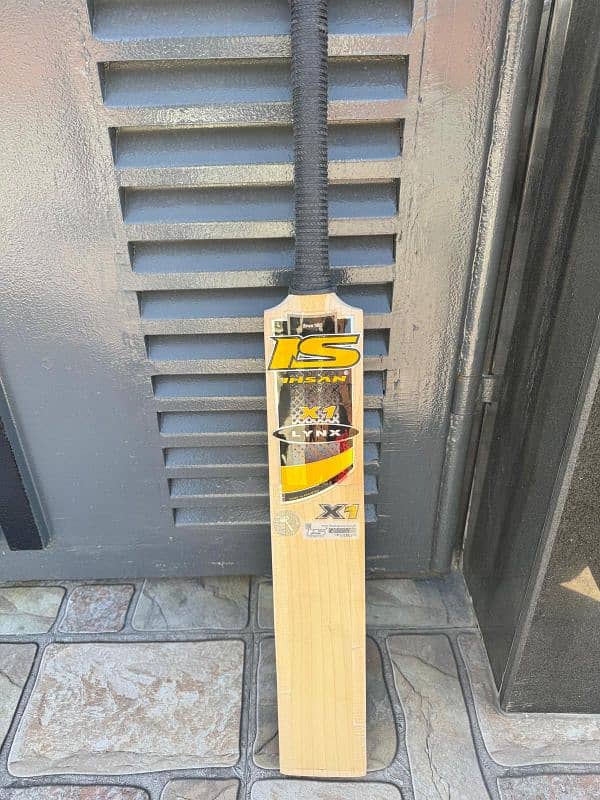 Hard Ball Cricket Bat / IS Ihsan Bat Lynx X1 1