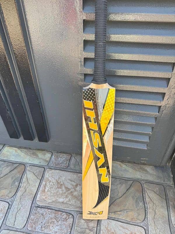 Hard Ball Cricket Bat / IS Ihsan Bat Lynx X1 2