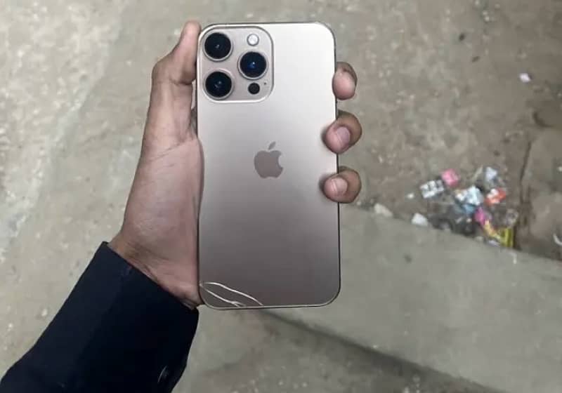 iPhone XR converted into 16 pro 64jb 2