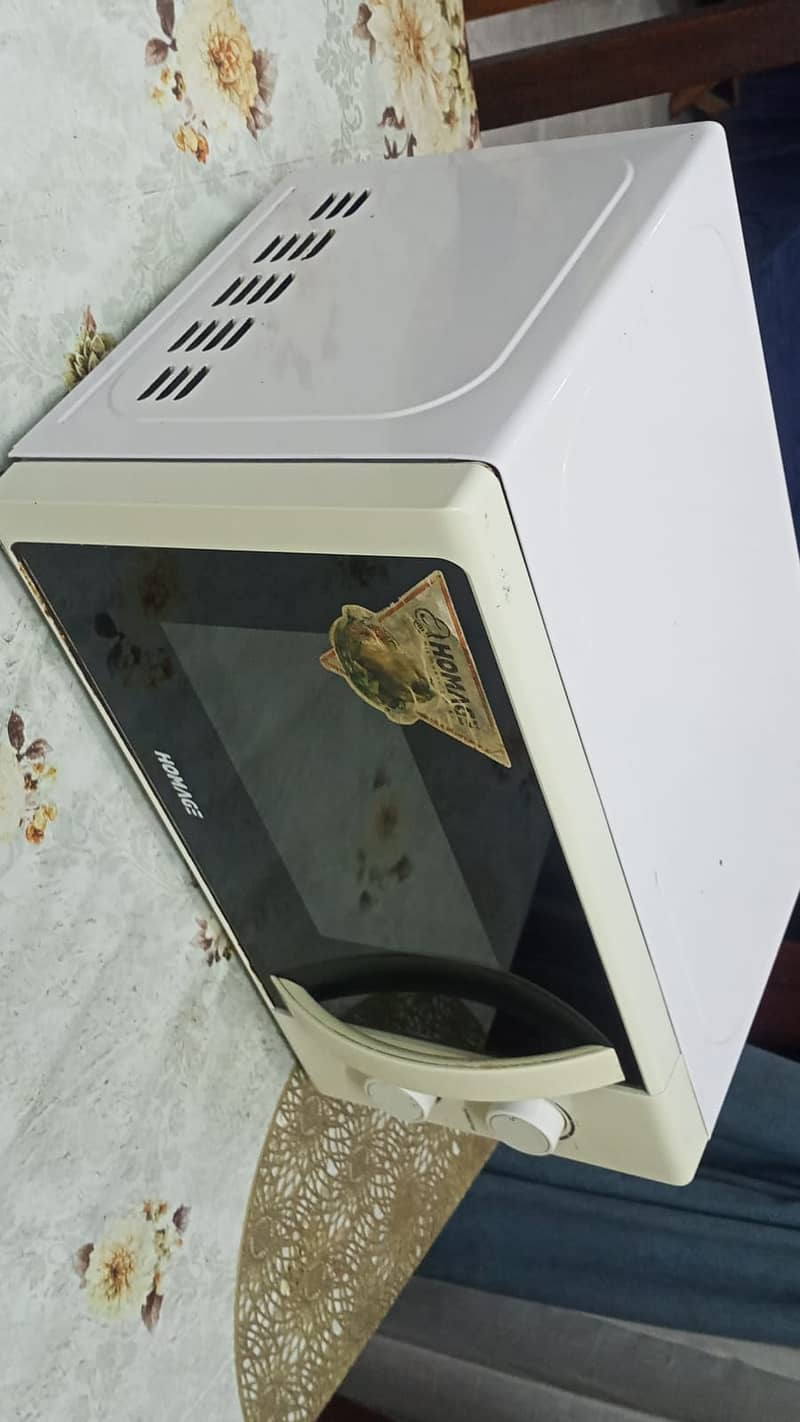 Homage microwave for sale in good working condition 2