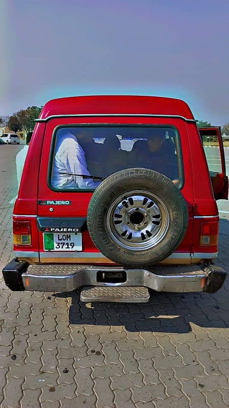 Mitsubishi Pajero 1990 Lahore number 7