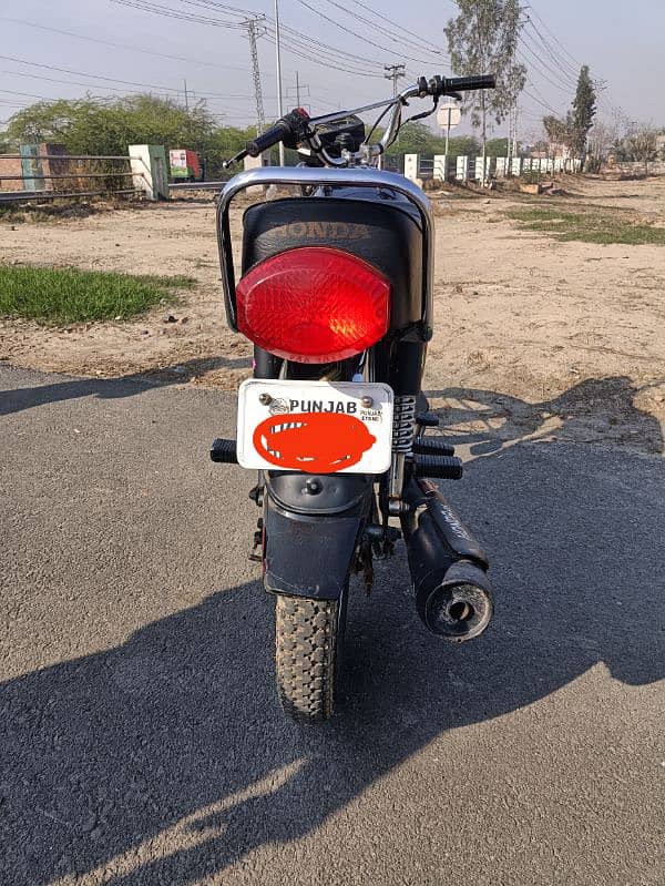 Honda 125 good condition 5