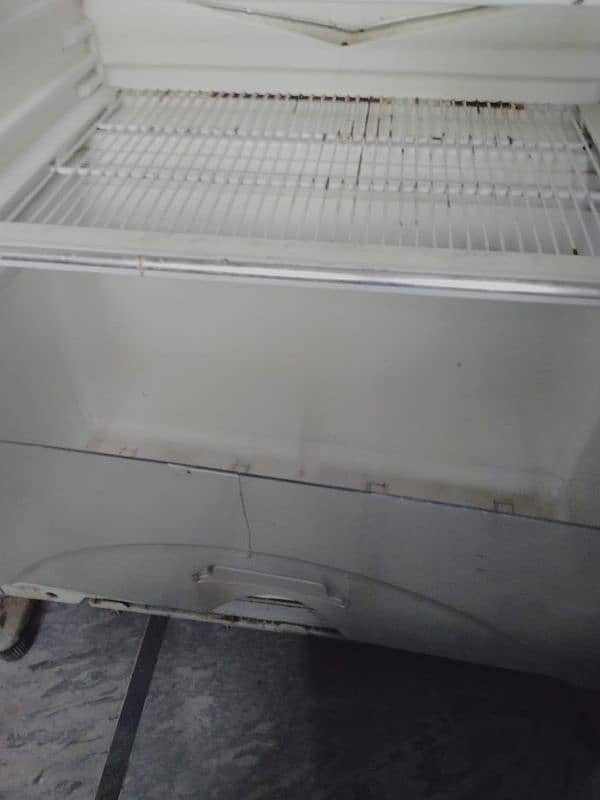 Dawlance Fridge 1.5 years used 1