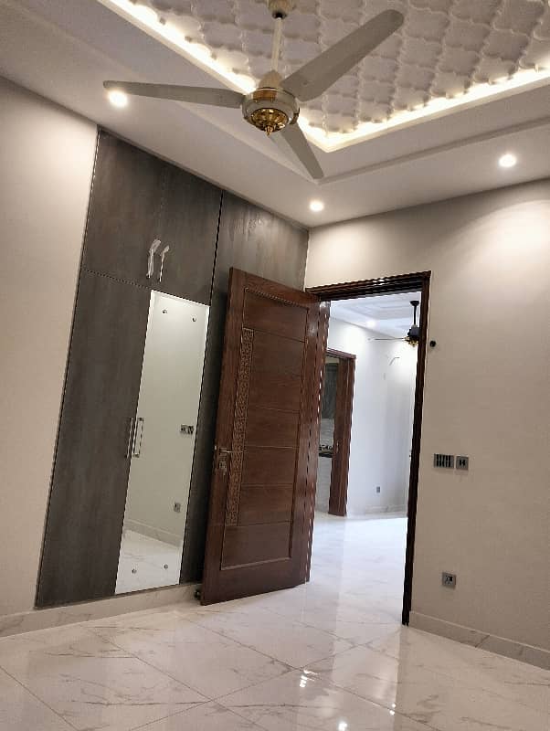 10 Marla Brand New Designer Double Highted Luxury House In Bahria Town Sector C Lahore 12