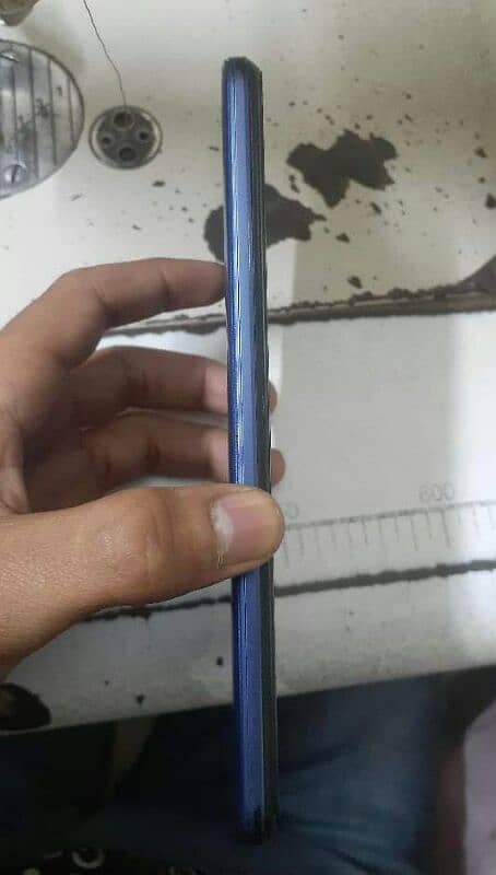 vivo y15s 4