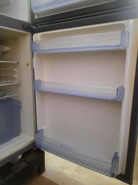 Haier Fridge HRF-380 4