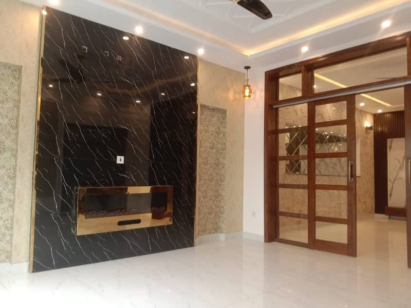 Highly-Desirable Upper Portion Available In Bahria Town - Sector C For rent 7