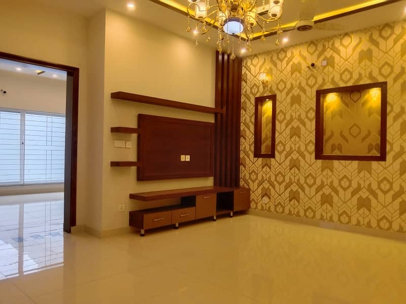 Good 5 Marla Upper Portion For rent In Bahria Town - Sector C 4