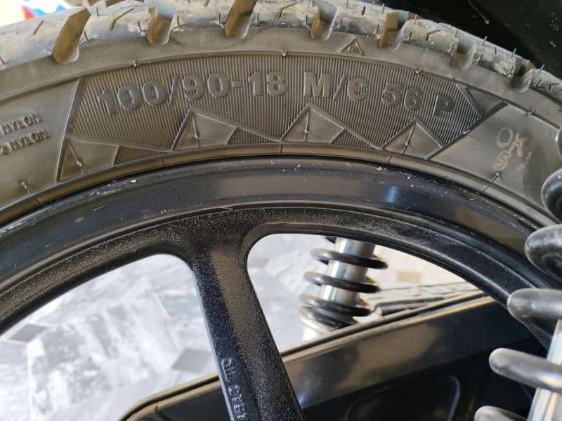 CEAT 100/90/18 Tubeless Tire of Sale 3