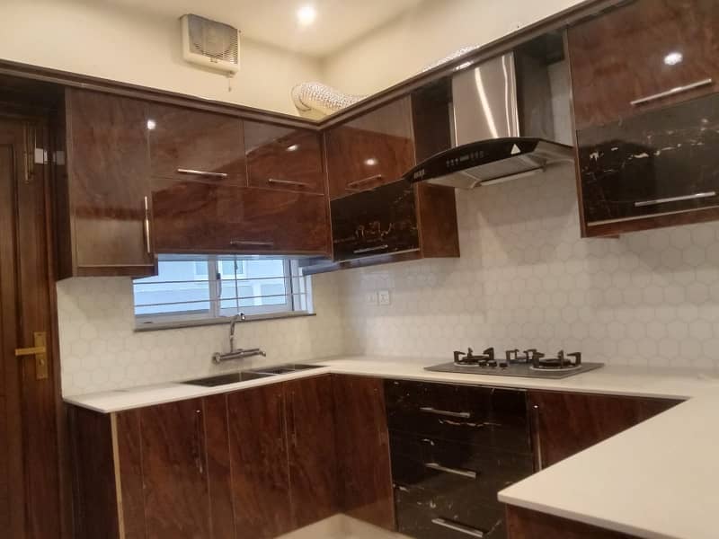 Upper Portion In Bahria Town - Sector C For rent 6