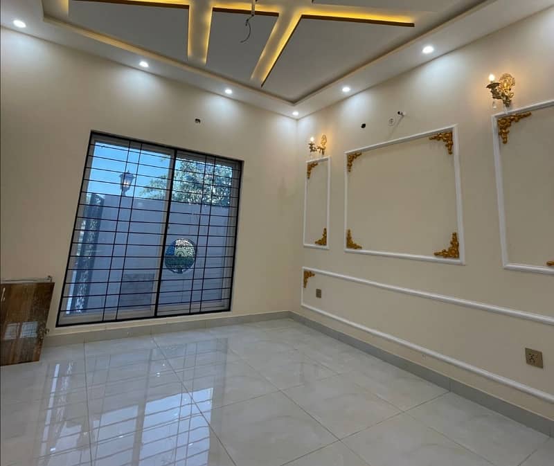 10 Marla Upper Portion In Bahria Town Of Lahore Is Available For rent 0