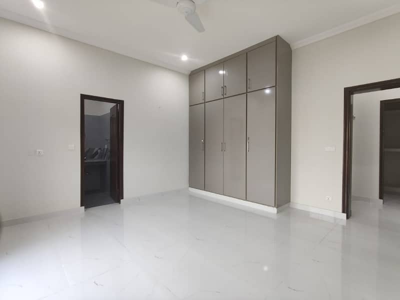 10 Marla Upper Portion In Bahria Town Of Lahore Is Available For rent 5