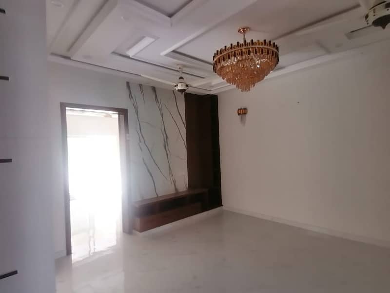 Get Your Hands On House In Lahore Best Area 7