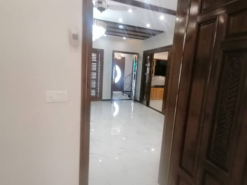 Get Your Hands On House In Lahore Best Area 9