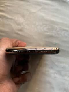 iphone 11 pro max with box and charger all okay all original