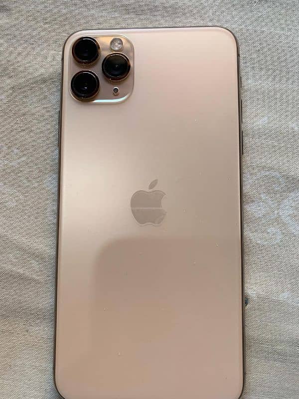 iphone 11 pro max with box and charger all okay all original 3