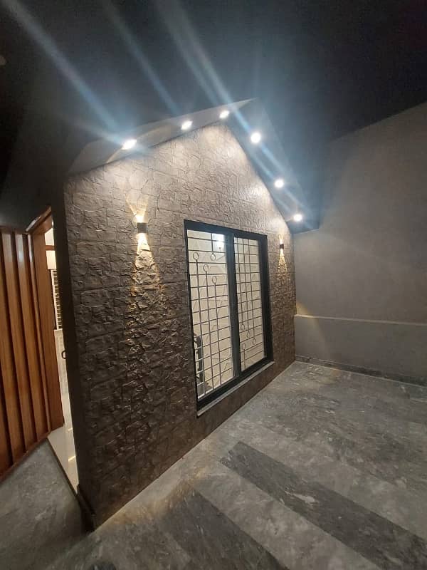 A Prime Location House Of 5 Marla In Rs. 23000000 36