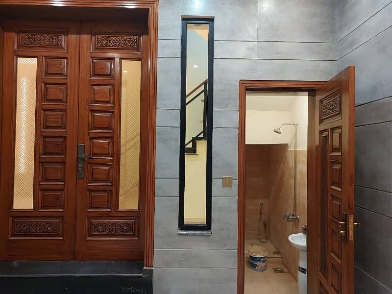 A Prime Location House Of 5 Marla In Rs. 23000000 38