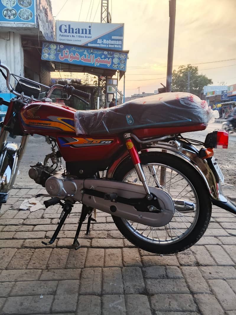 Honda CD 70 | Model 2010 | Bike | Lahore Registered 3