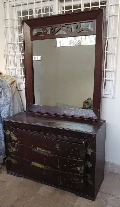 Habit dressing table with 2 side tables 3