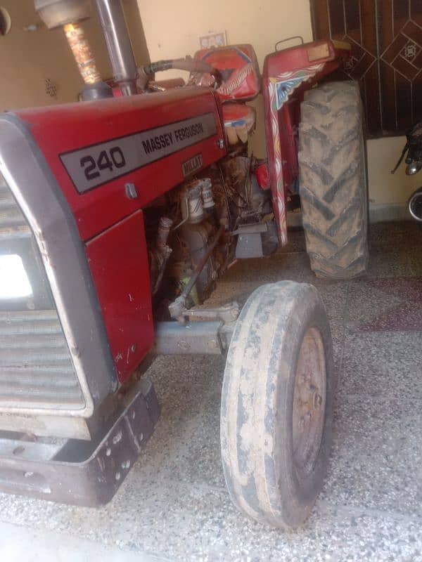 Massey Ferguson tractor 240 4