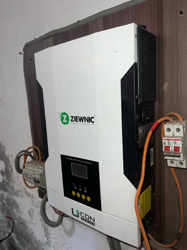 Ziewnic 4KW Hybrid Solar Inverter 1