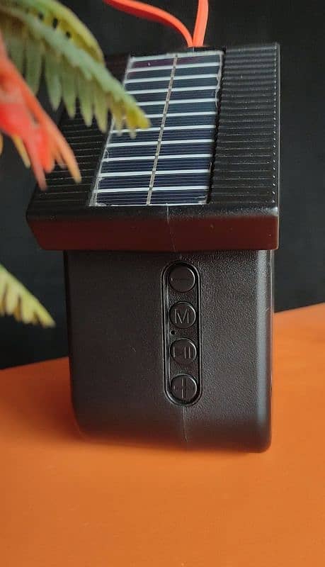 Bluetooth speaker With box Solar panel and rechargeable 3