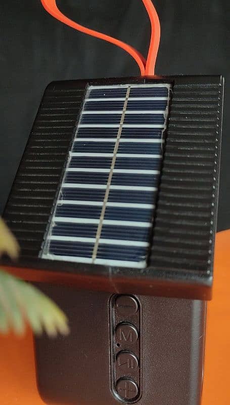 Bluetooth speaker With box Solar panel and rechargeable 5