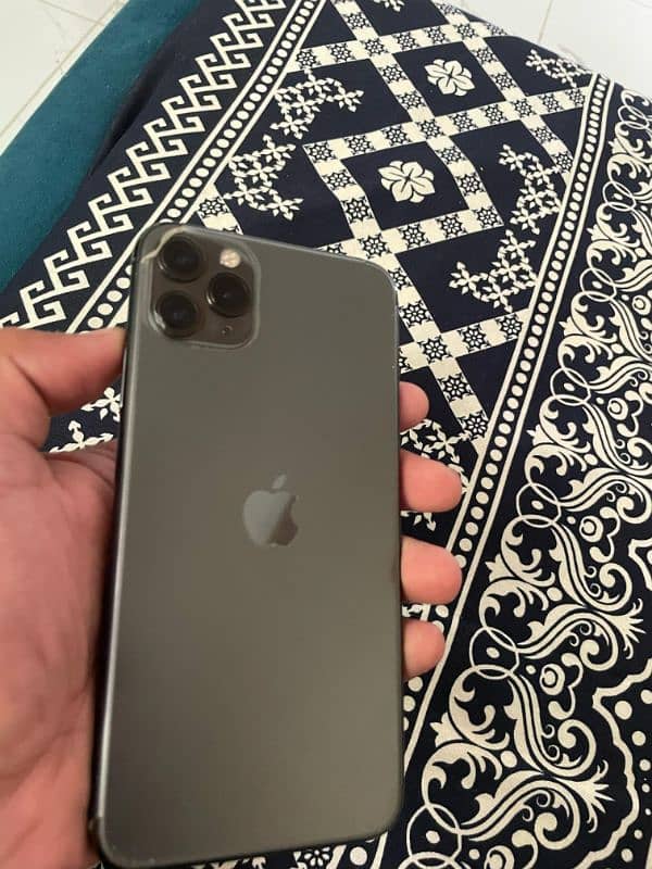 IPhone 11 pro max condition 10/10 no open no repair 1