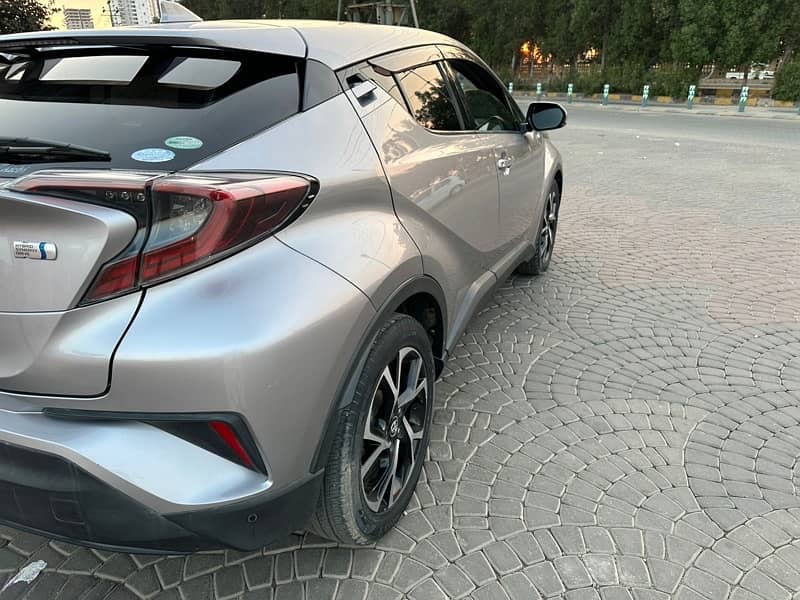 Toyota C-HR 2017 G LED 2