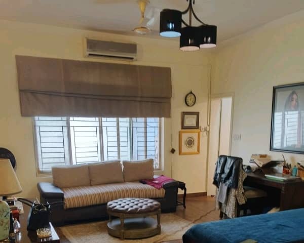 Stunning 1 Kanal Upper Portion In Gulberg Available 0