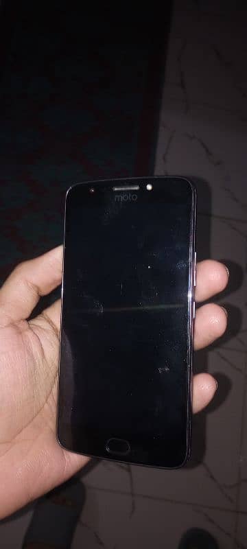 Moto E4 plus 1