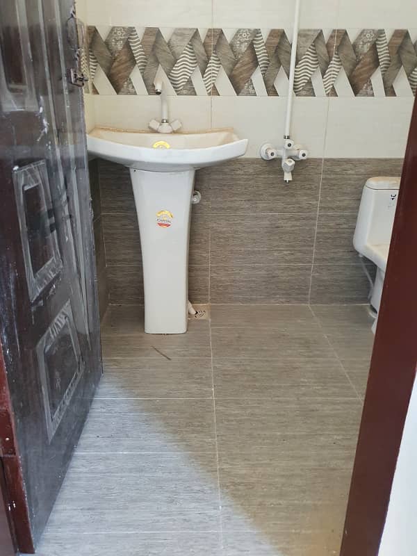 2 Bed + Lounge Flat, Road Facing, Lift Project 8