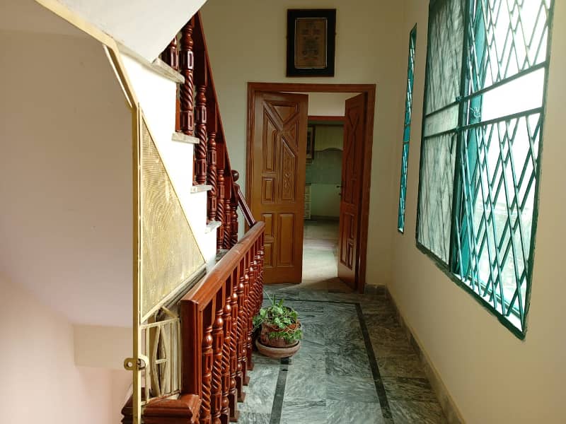 10 MARLA BEAUTIFUL UPPER PORTION FOR RENT IN JOHAR TOWN 9