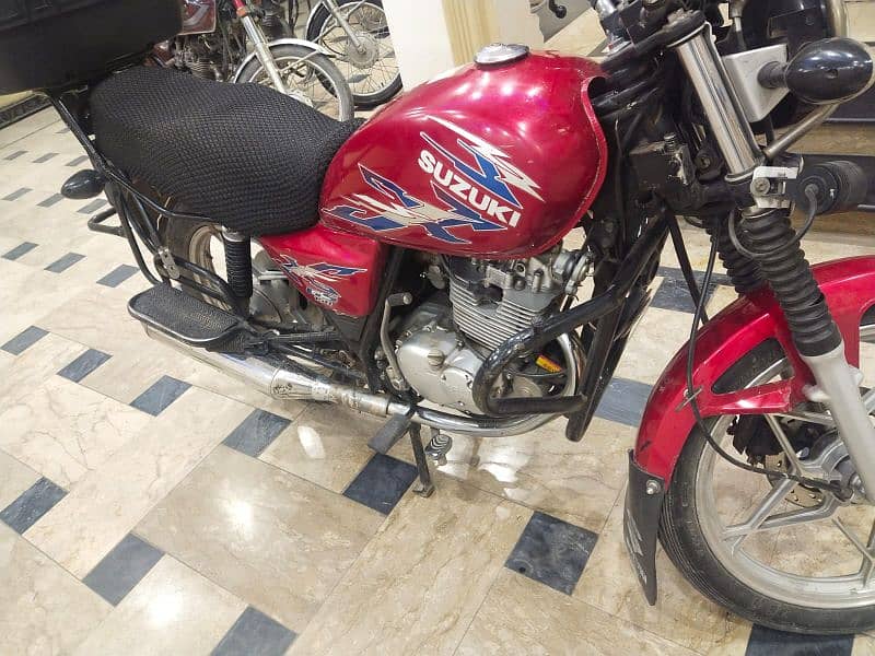 Suzuki GS 150 8