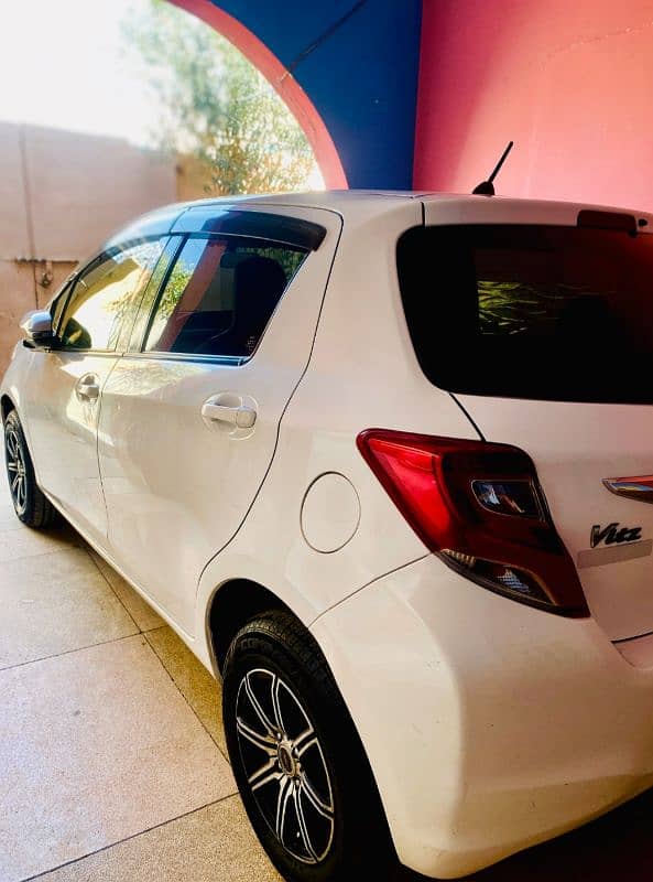 Toyota Vitz 2014 4