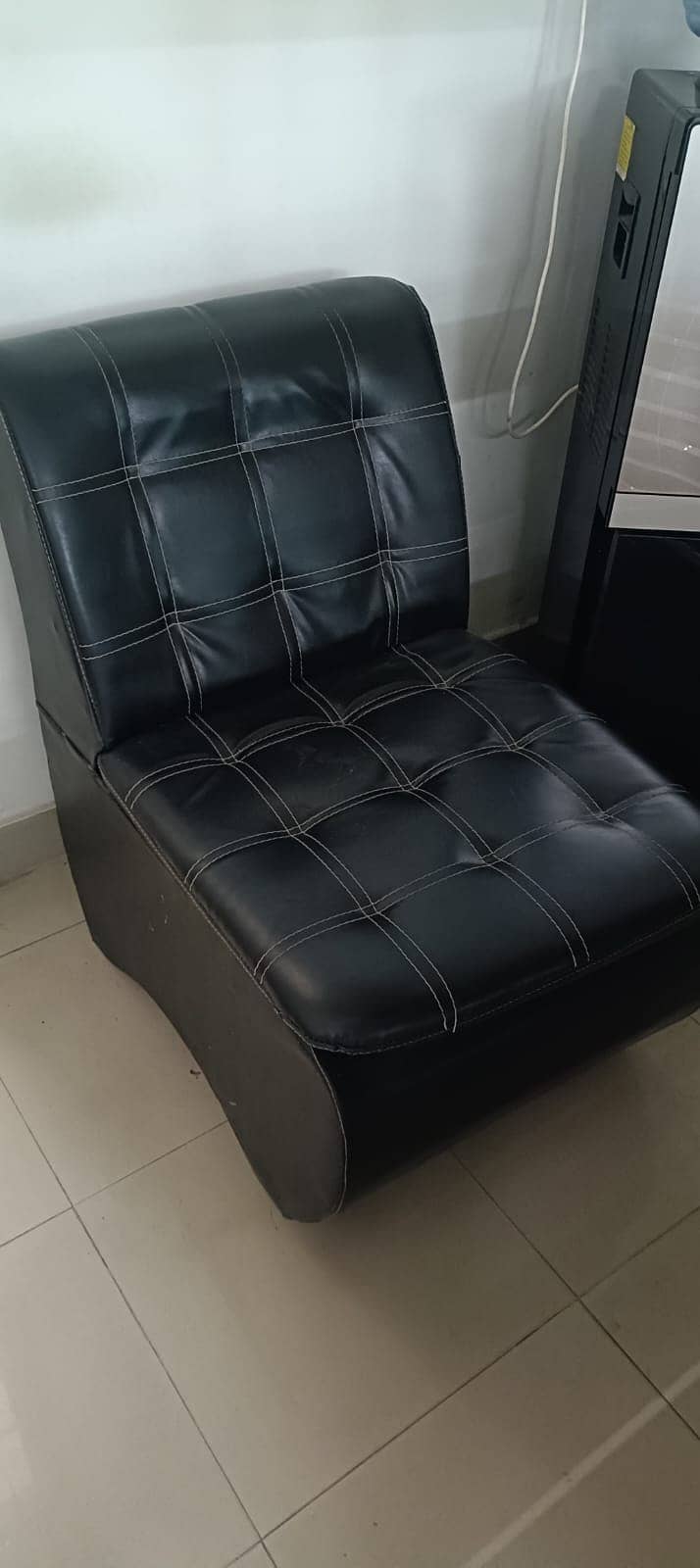 Brand new furniture in running office for sale 1