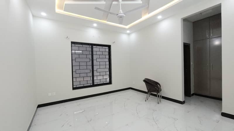 Upper Portion For Rent In G15 Size 12 Marla Water Gas Electricity All Facilities Near To Markaz Masjid Park Best Location More Five Options Available 8