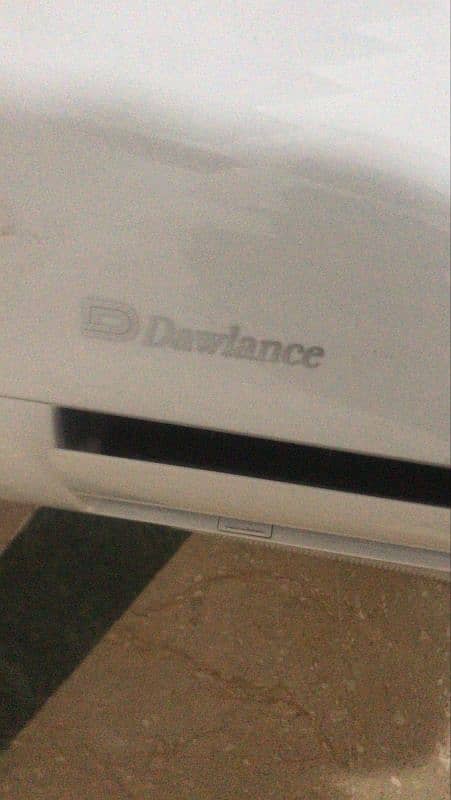 Dawlance 1.5 ton DC inverter heat and cool 1