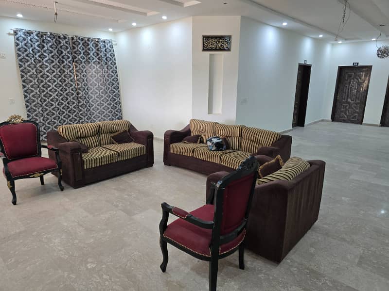 Spacious and furnished rooms near UCP university and shoukat khanum hospital 4