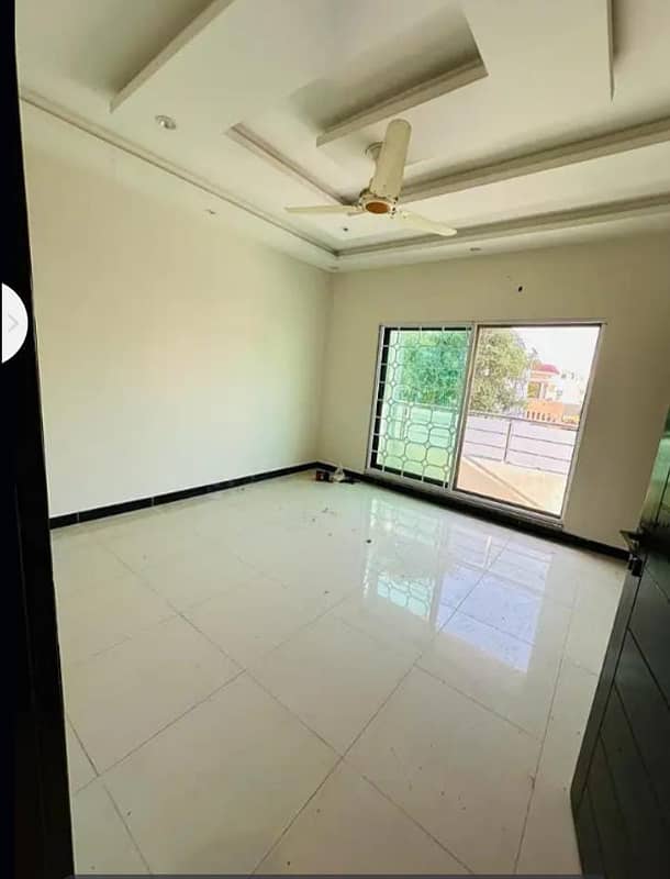 10 Marla Uper Portion available For Rent In Bahria Town Phase 4 4