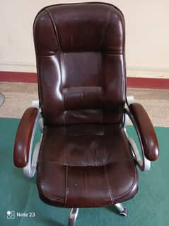 Office Chair| Excellent Condition| Furniture in Chairs|