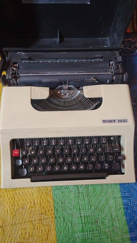 texet typewriter for sale 1