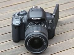 Canon EOS 700D