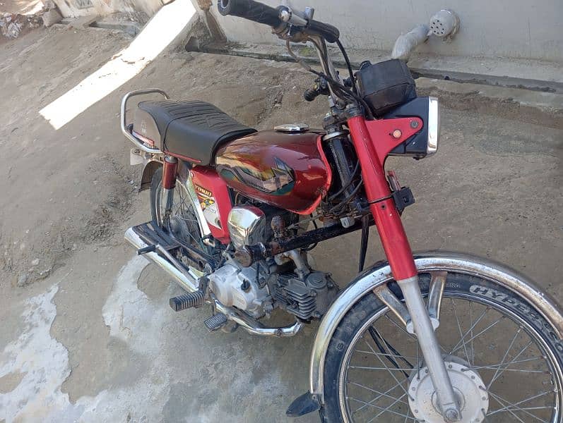 100 cc engine engine all ok tanki tapi. condition saf 1