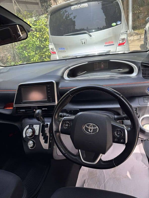 Toyota Sienta/G package/2016/1st owner/7 seater/Excellent car 11