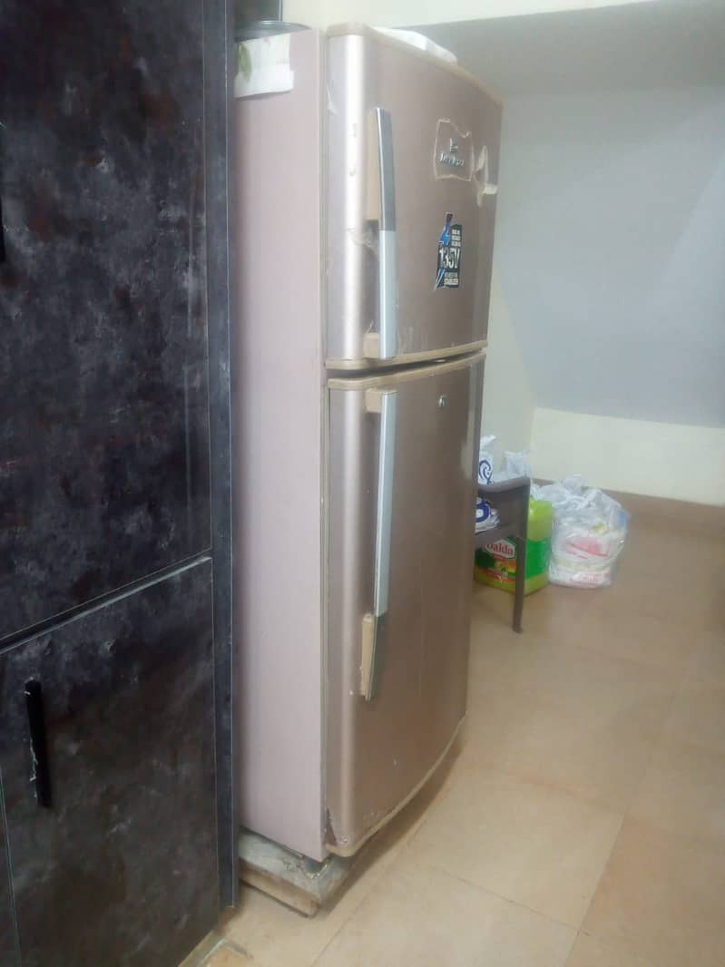 Dawlance Refrigerator Fridge 9/10 Condtion 2