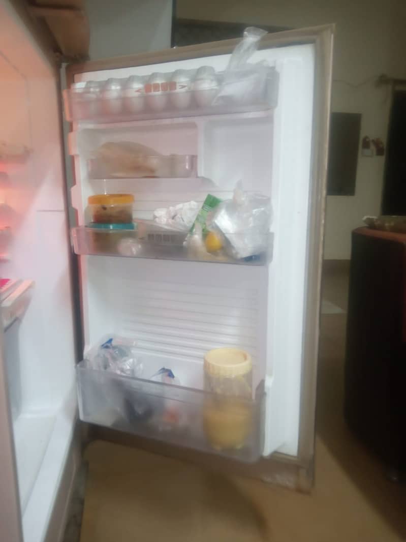 Dawlance Refrigerator Fridge 9/10 Condtion 4