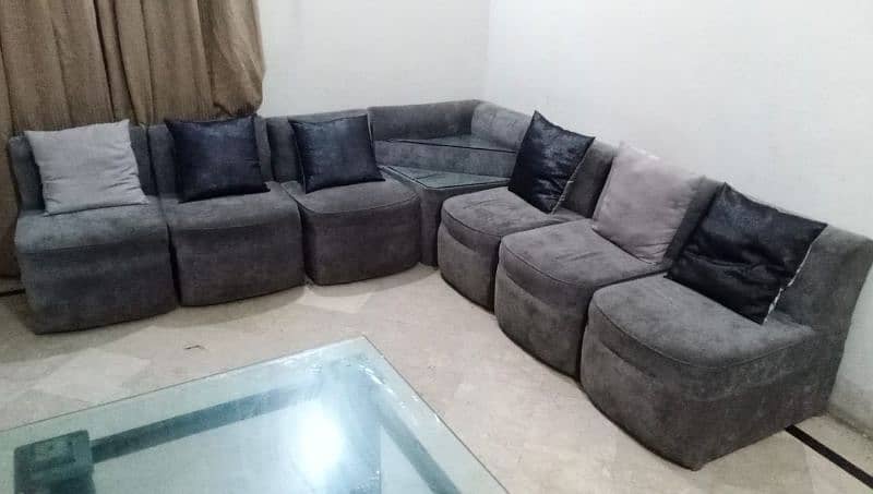 I am sending corner sofa set 1