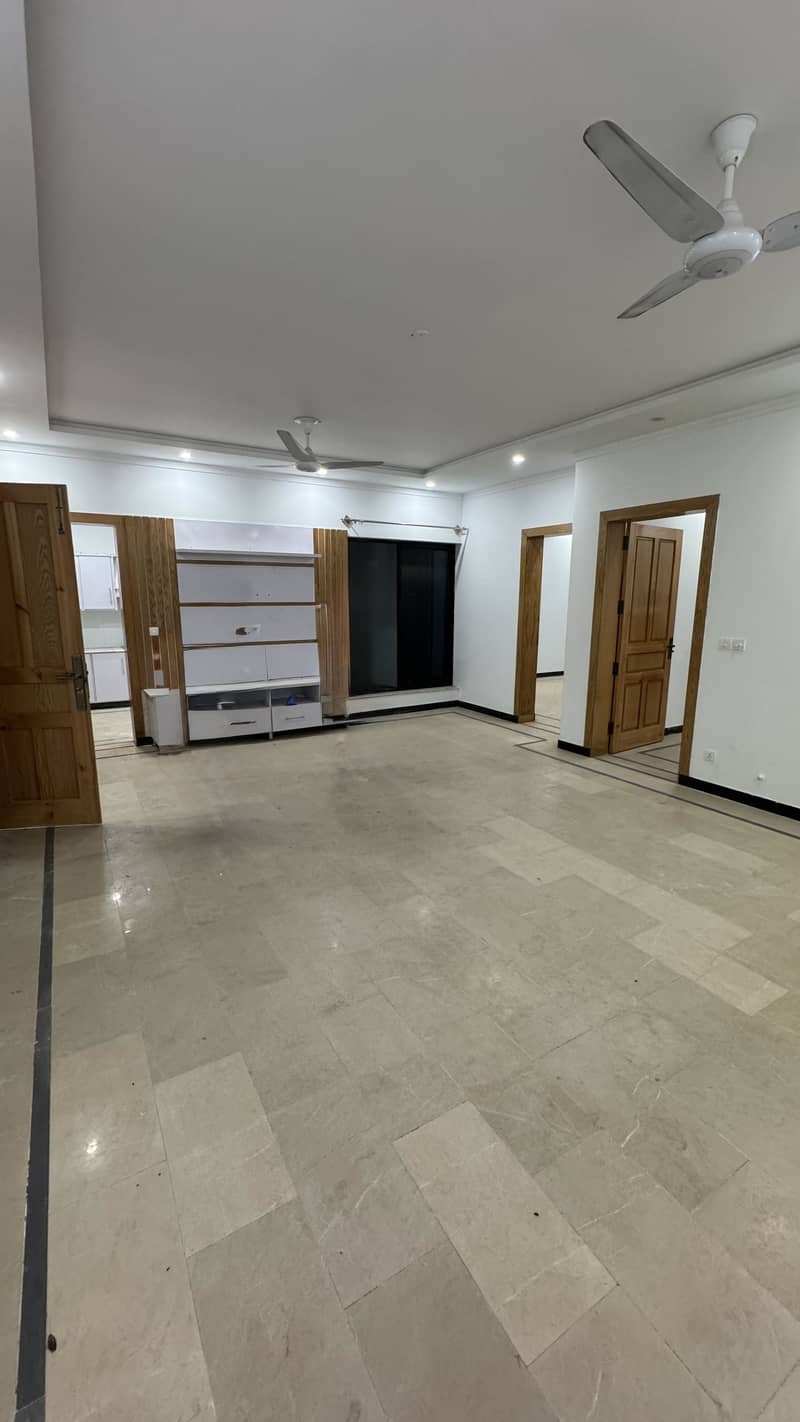 Spacious 10 Marla Full House Is Available For Rent Near To D-Markaz 5